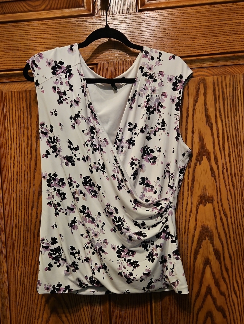 White House Black Market White Floral-Print Sleeveless Wrap Top